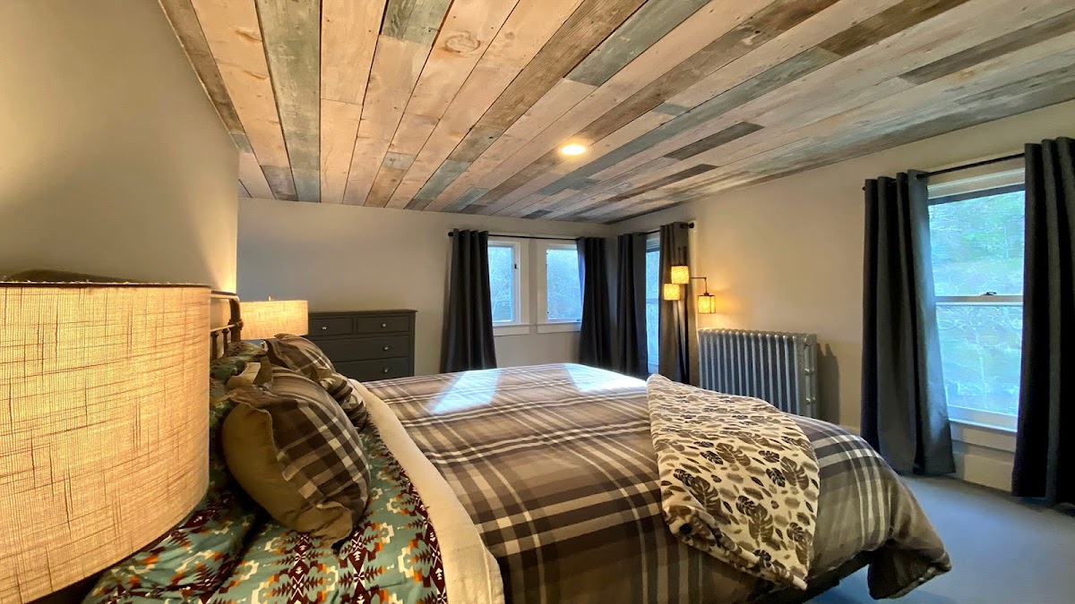 Buckhorn Springs Retreats & Cabins thumbnail 3