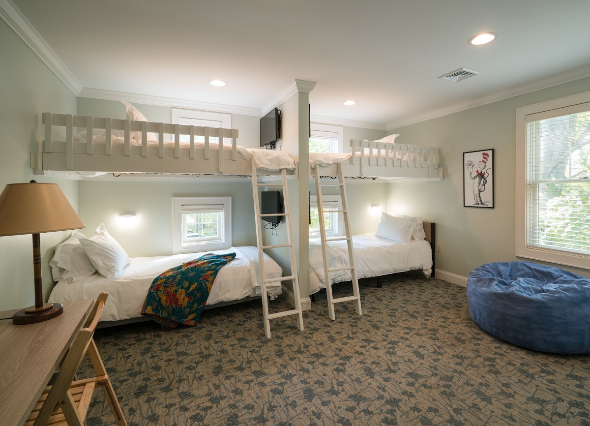 The Lake House Guest Cottages of the Berkshires thumbnail 2